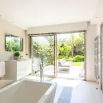 Frgk Luxury Two-Storey Villa With Pool & Rooftop Peaceful Setting Lord Brougham *