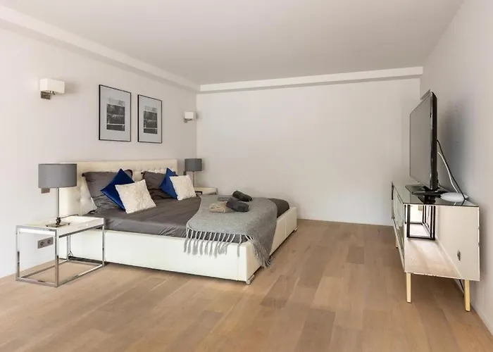 Luxury Two-storey With Pool & Rooftop Peaceful Setting Near * Cannes