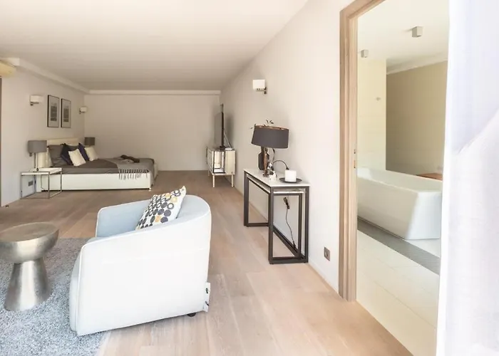 Luxury Two-storey With Pool & Rooftop Peaceful Setting Near * Cannes