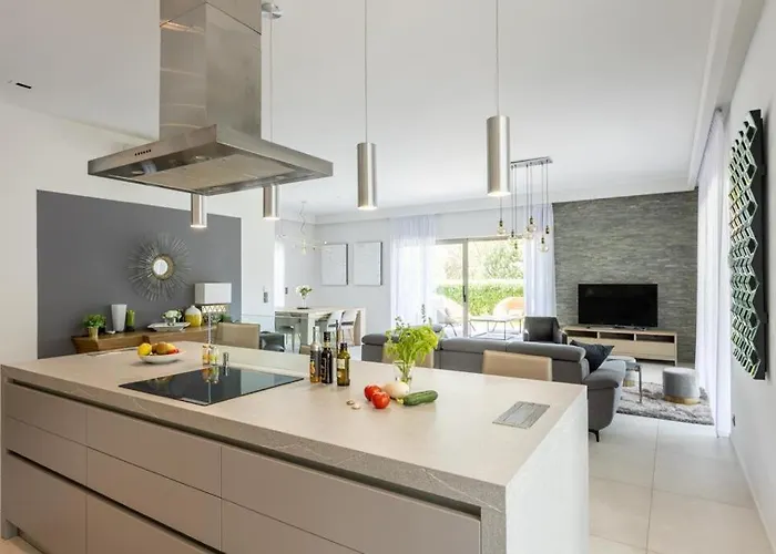Villa Luxury Two-storey With Pool & Rooftop Peaceful Setting Near *