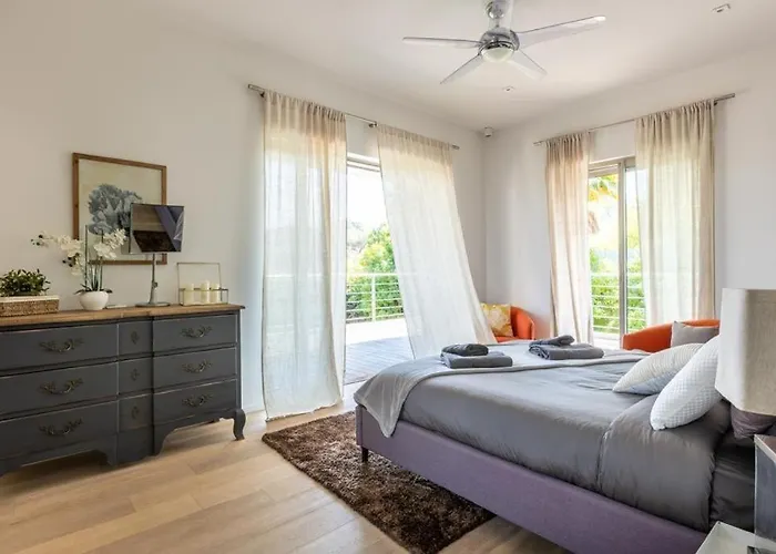 Luxury Two-storey With Pool & Rooftop Peaceful Setting Near * Cannes