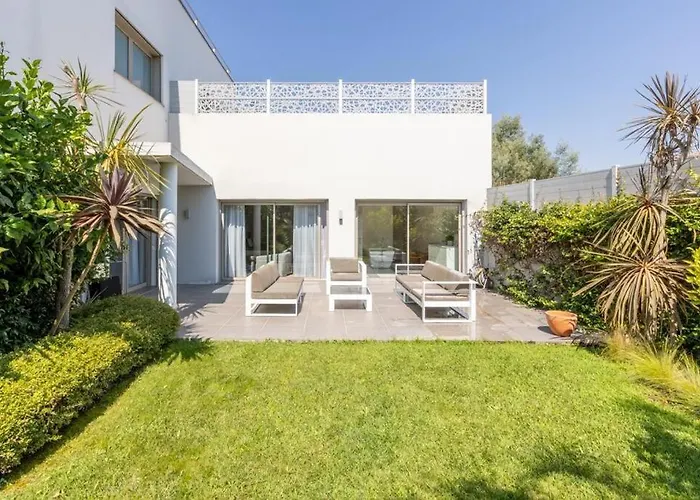 Luxury Two-storey With Pool & Rooftop Peaceful Setting Near Villa Cannes