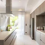 Frgk Luxury Two-Storey Villa With Pool & Rooftop Peaceful Setting Lord Brougham