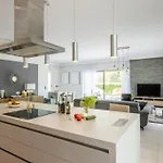 빌라 Frgk Luxury Two-Storey Villa With Pool & Rooftop Peaceful Setting Lord Brougham *
