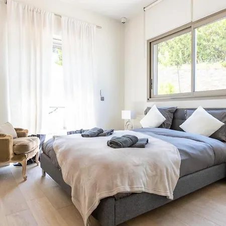 Frgk Luxury Two-storey With Pool & Rooftop Peaceful Setting Lord Brougham