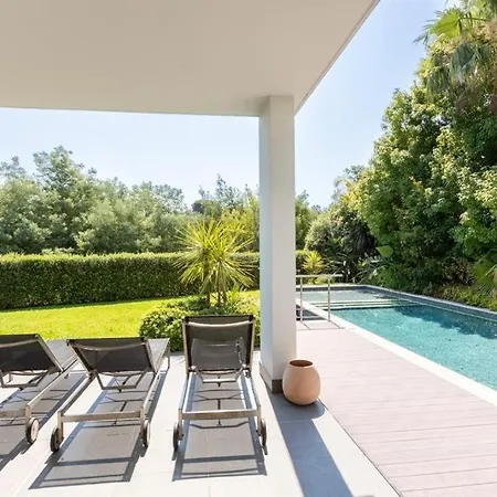 Villa Frgk Luxury Two-storey With Pool & Rooftop Peaceful Setting Lord Brougham