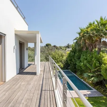 Frgk Luxury Two-storey With Pool & Rooftop Peaceful Setting Lord Brougham Villa *