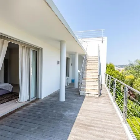 Frgk Luxury Two-storey With Pool & Rooftop Peaceful Setting Lord Brougham Villa