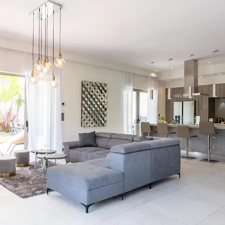 Villa Frgk Luxury Two-storey With Pool & Rooftop Peaceful Setting Lord Brougham *