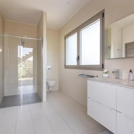 Frgk Luxury Two-storey With Pool & Rooftop Peaceful Setting Lord Brougham 빌라 칸느